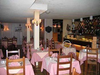 Fumel Brit Hotel Vallee Du Lot מראה חיצוני תמונה
