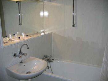 Fumel Brit Hotel Vallee Du Lot מראה חיצוני תמונה