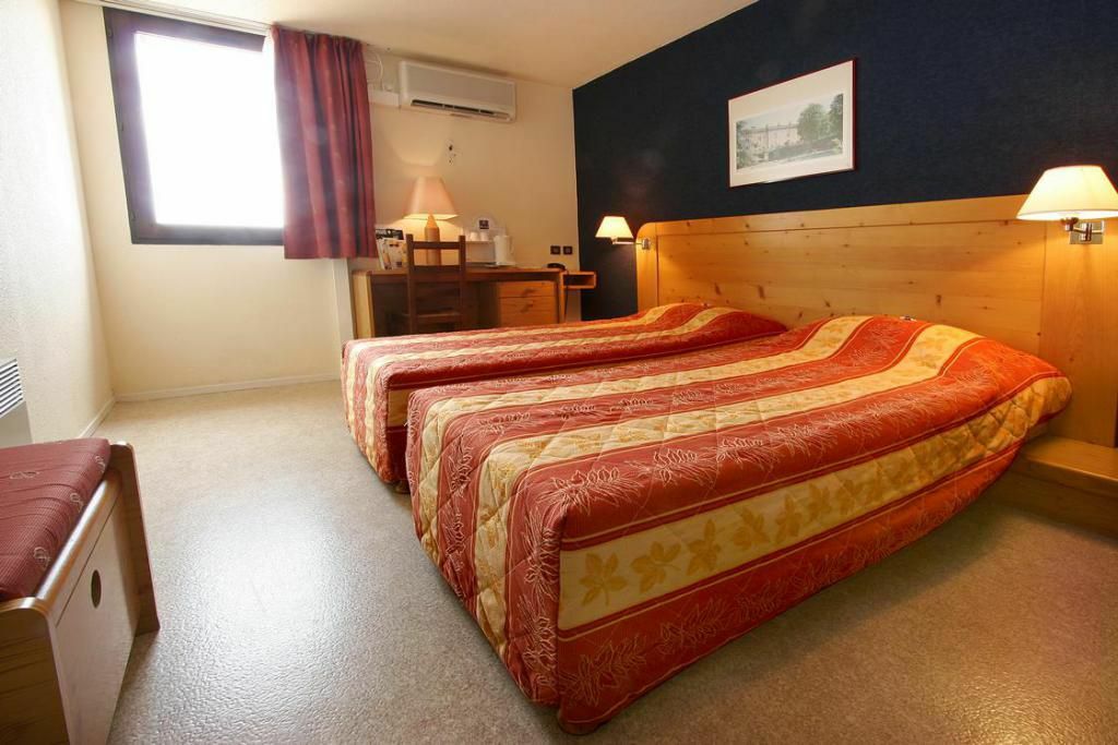 Fumel Brit Hotel Vallee Du Lot מראה חיצוני תמונה